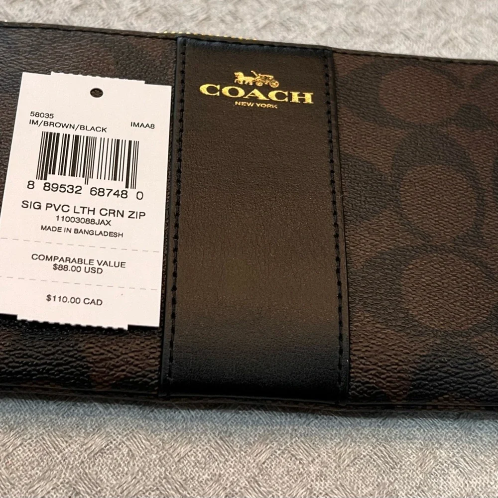 Gorgeous, NWT, black/brown COACH Signature “C” PVC Leather corner zip wristlet - Picture 9 of 15